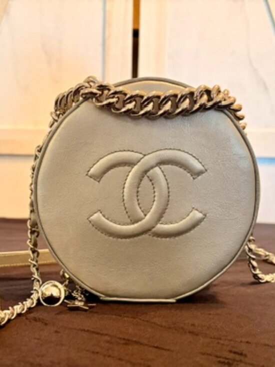 CHANEL Handbags - CHANEL Silver CC Round as Earth Chain 2Way Bag